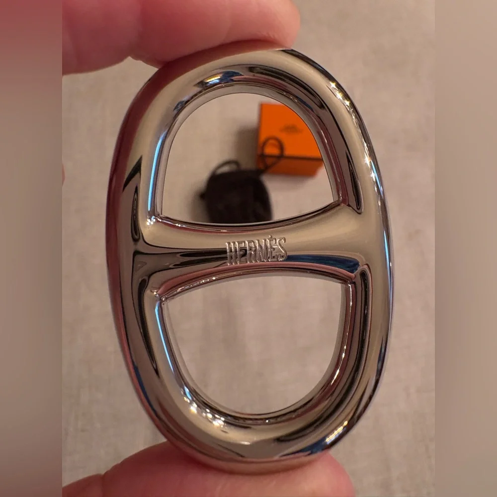 Palladium Hermès Chaine D'Ancre scarf ring. Includes box. - Picture 6 of 9